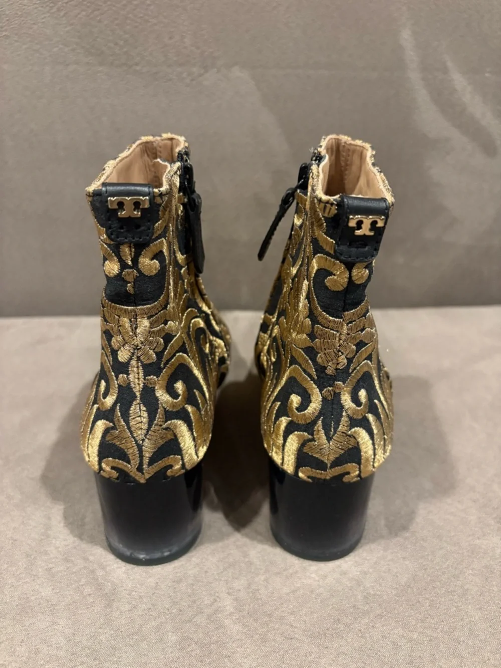 Tory Burch Carlotta Embroidered Ankle Bootie Black Gold‎ Size 8